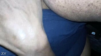 sucking & fingering ebony mature wifes pussy at the rest stop outdoors