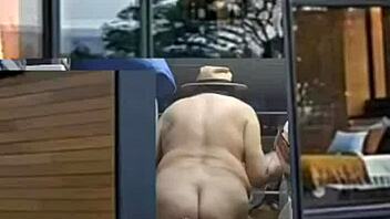 In this retro homemade update, Zea812 shares barefoot crossdressing moments from May 19, 2025.