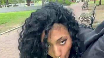 Swallowing cum in a public park during daytime in Buenos Aires