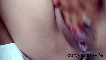 oh wow, check out this nympho filipina milf squirting wildly from her close up asian pussy!