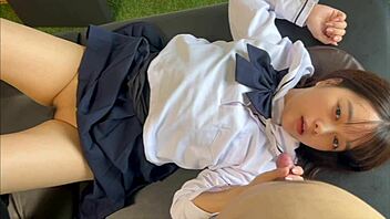 Amateur Japanese girl expects massage but ends up in steamy homemade filming session