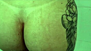 Vem tomar banho comigo, ahh I mean shower together