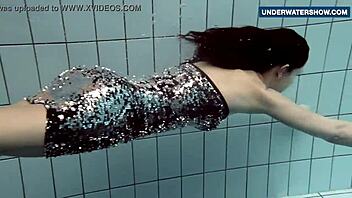 Flashing bright tits underwater in bikini makes everyone feel the thrill