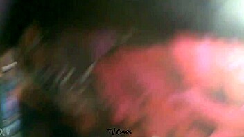 Voyeur catches amateur in skirt flashing her big ass outdoors in high definition