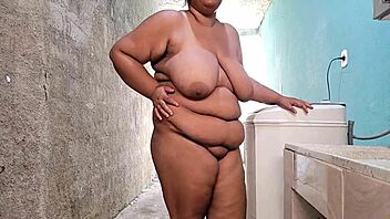 hey, this busty milf gets massive cumshots on her face from a hung guy in the backyard 😈💦