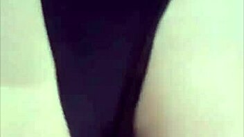 doña mary from behind paying what she owes the tasty one