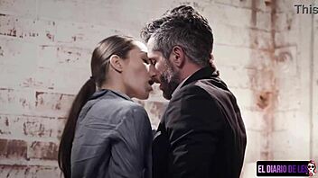 Hey, what's up with this m�o from el diario de les?