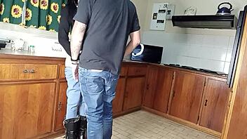 quick standing fuck in the kitchen with a cute amateur bending over