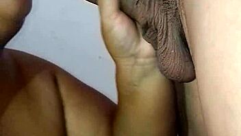 Esposa curvilínea se da un solo apasionado bien caliente