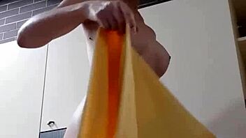 Naked Teen Amateur Voyeur in Public Locker Room