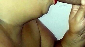 Esposa curvilínea se da un solo apasionado bien caliente