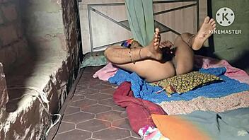 Bhabhi ko choda in house