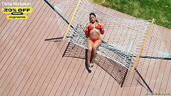 Do you spread wide for deep dicking with Luna Star?