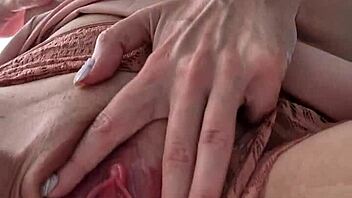 PUCKER UP AND LICK MY SHAVED PUSSY WITH YOUR TONGUE NOW!