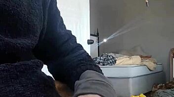 Huge cock from Cape Town explodes in massive cumshot action! 🍆💦