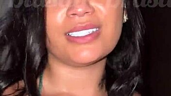 Gostosa Asiática Fodendo Na Piscina Da Pousada Liberal Com Negão Pirocudo No Pelo - Glory Hole