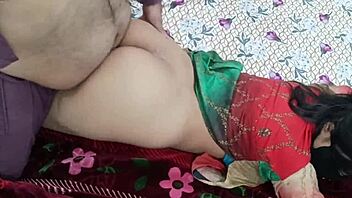 Whoa, that desi housewife got penetrated by her old husband