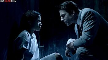 What episodes from Femme Fatales S02 E04 are translated to Arabic?