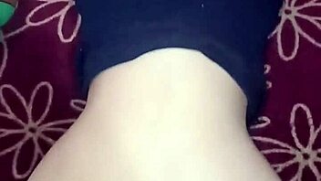 Hey, we're swinging on the bed edge with group fun 😏