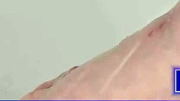 Revealme foot fetish fantasy with sexy soles and toe-sucking in shower 🦶😍