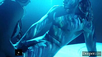 खूबसूरत सारा डॉमिनेंट पार्टनर को सबमिट हो गई इंटेंस सीन में