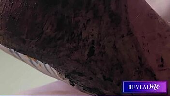 Revealme foot fetish fantasy with sexy soles and toe-sucking in shower 🦶😍