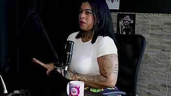 o cliente pediu pro cachorro ficar lambendo, gosta de homem com pau grande, bateu em menina na boate - marcelly mello sheer red 😏🐶🍆