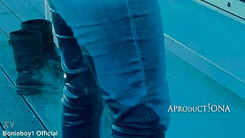 what happens when aleya sun wets her jeans right in the busy shopping mall outdoors?