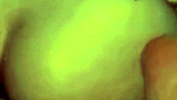 novinha estudante sentando com cuzinho apertado na pica grossa do amigo da escola