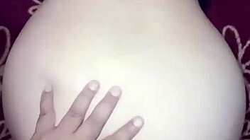 Hey, we're swinging on the bed edge with group fun 😏