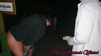 fudendo menina desconhecida, why not pound that big pussy hard with my monster cock in brazilian style?