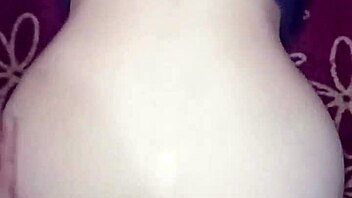 Hey, we're swinging on the bed edge with group fun 😏