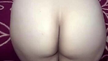 Hey, we're swinging on the bed edge with group fun 😏