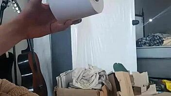 Huge cock from Cape Town explodes in massive cumshot action! 🍆💦