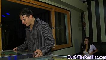 Amateur gets oral pleasure in high definition reality scene