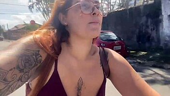 riding a bike without underwear on the street, the exhibitionist felt sweaty during the flashing adventure