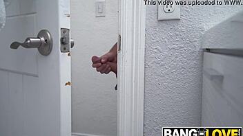 Kira Perez enjoys a steamy solo session before bed 😏