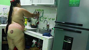 Amateur Couple Fucks Big Tits Skinny Girlfriend in Kitchen with Huge Cock