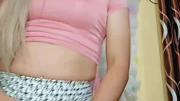 Rosadita transexual looks so sexy pulling on that thick polla in hot crossdressing action 😘