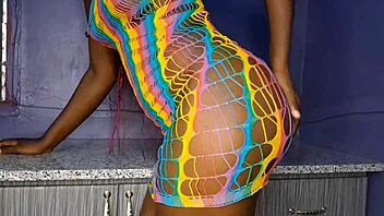 Un Rápidito En La Sala Con El Vergon Del Vecino!