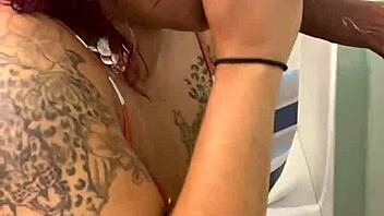 Poke my throat offers a full video experience with deep interactions and natural elements.