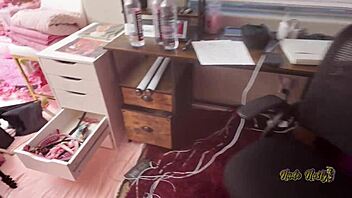 I love when della cate comes to nade nastys pink room for nasty fun