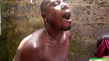 Suggestive Outdoor Fuck Session With Sexy Ebony Babe