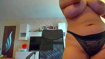 Hey check out this big tits and big ass blonde girl showing natural tits online on webcam