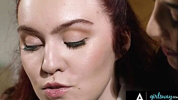 WOW! All natural milf Jewell Marceau brings PUSSY for pawg Freya Parker lunch