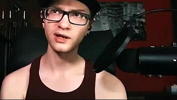 Big natural tits babe masturbate on cam while he watches - oh wow!