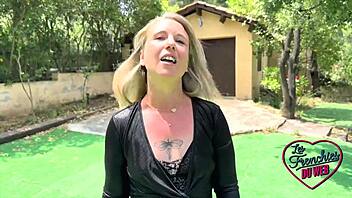 Marie the sumptuous milf adores double penetration in group action