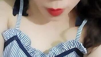 Hey, check out this sexy girl with glasses showing off solo 😉🔥