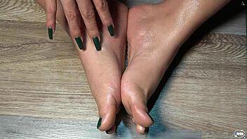 Hey, wanna get up close with my green-nailed toes for your ultimate foot fetish fantasy?