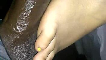 I love giving reverse footjob until cumshot explodes